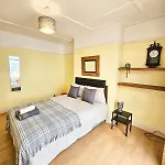 Double With Private Conservatory * Бристоль