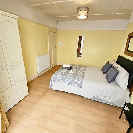 Homestay Double With Private Conservatory *