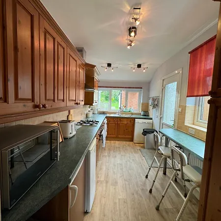 Double With Private Conservatory Homestay *